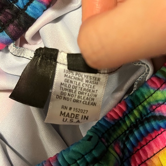 Electro Threads Shorts with Psychedelic Pattern - Picture 9 of 10